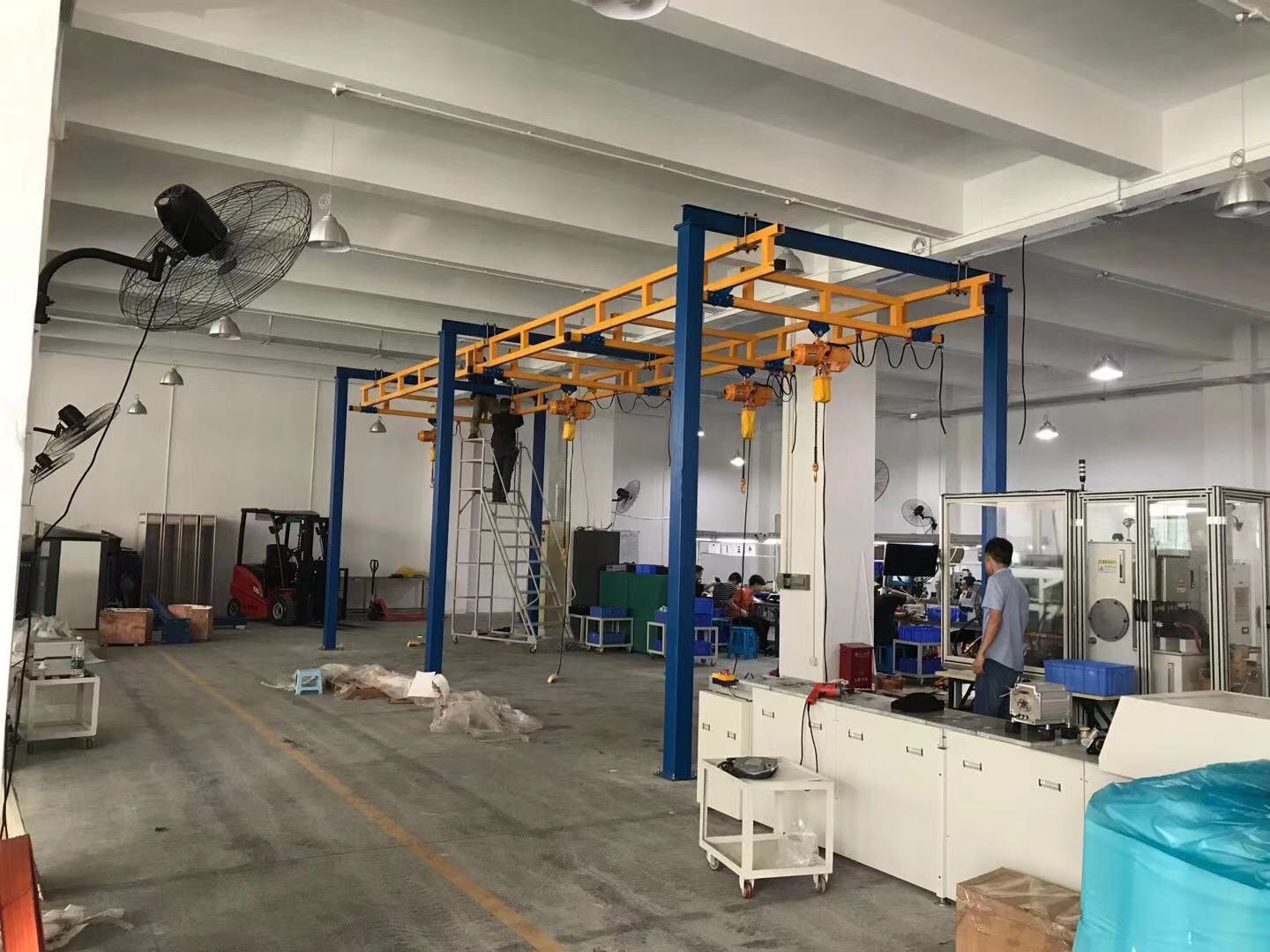 深圳市知行智驱技术有限公司自立式钢性起重机